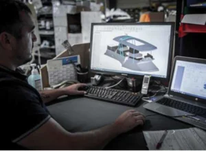 Designer ACS Production modélisant en 3D une structure textile navale