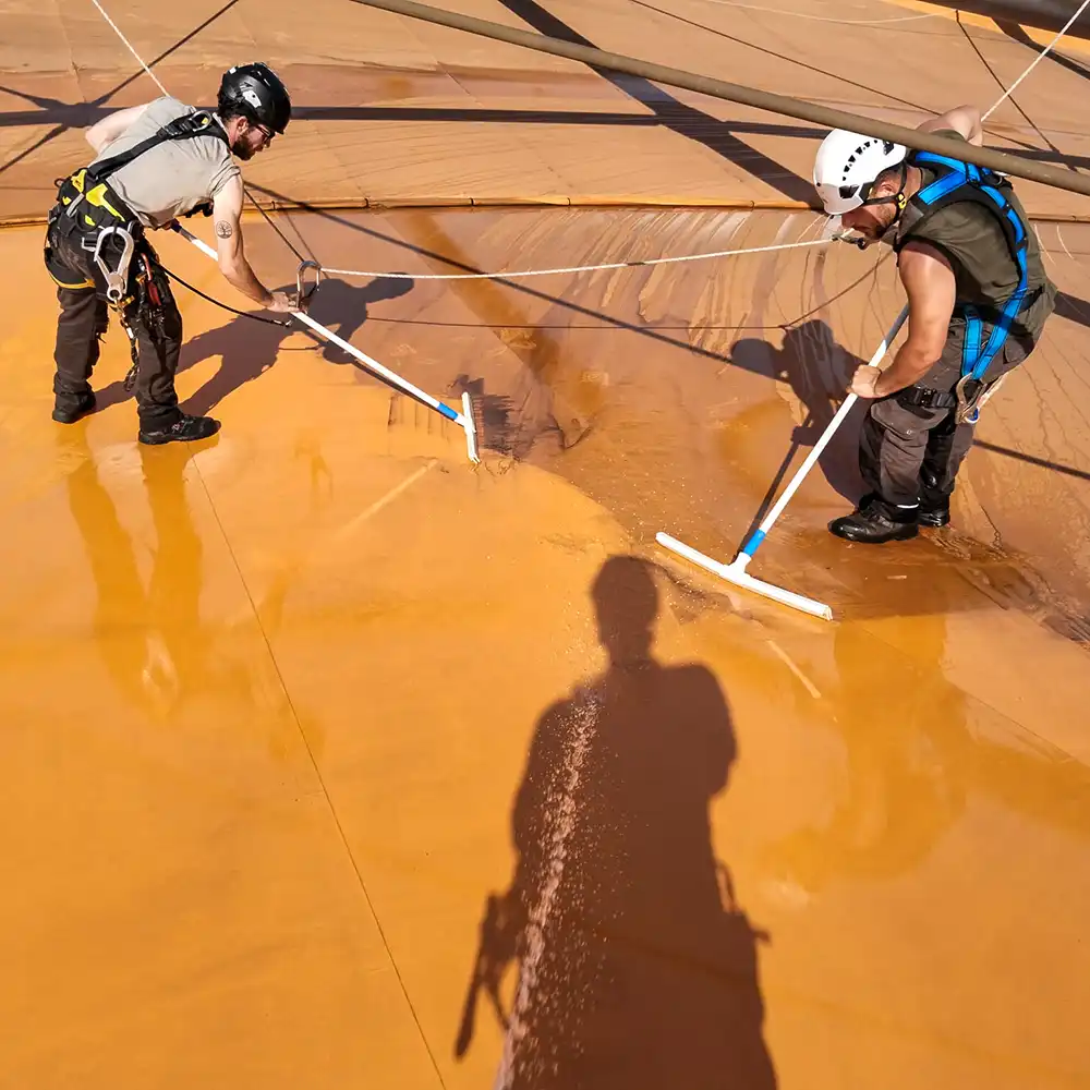 Inspection technique d'une membrane textile par une équipe ACS Production