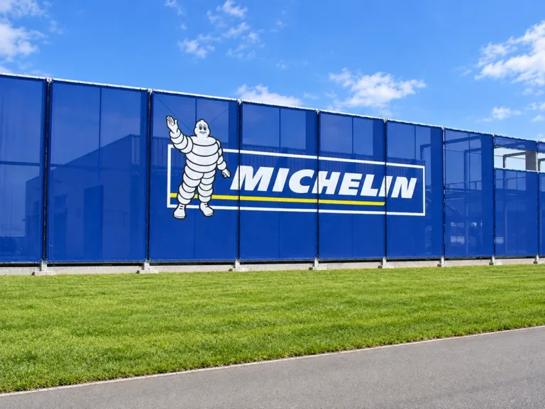 Facade textile usine michelin